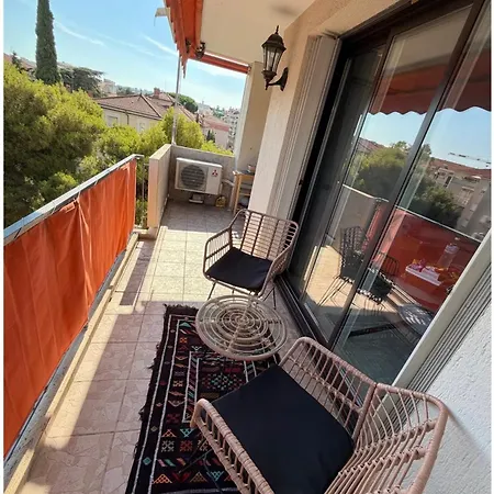 Apartment Trois Pieces Spacieux A